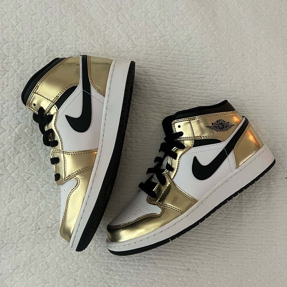 COPY - Nike Air Jordan 1 Mid 'Metallic Gold'